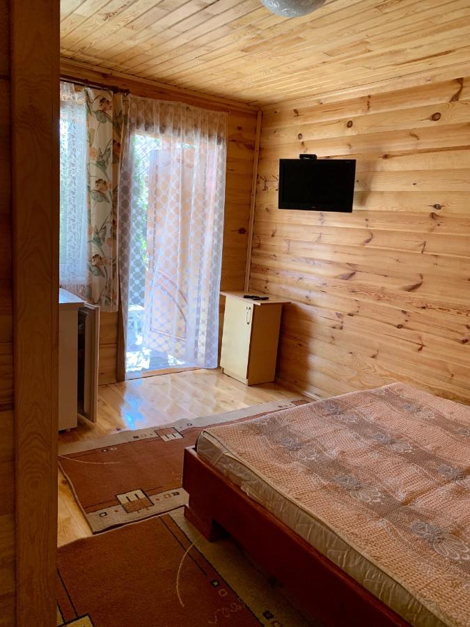 Комфортабельный Коттедж Bed and Breakfast Svityaz' Esterno foto