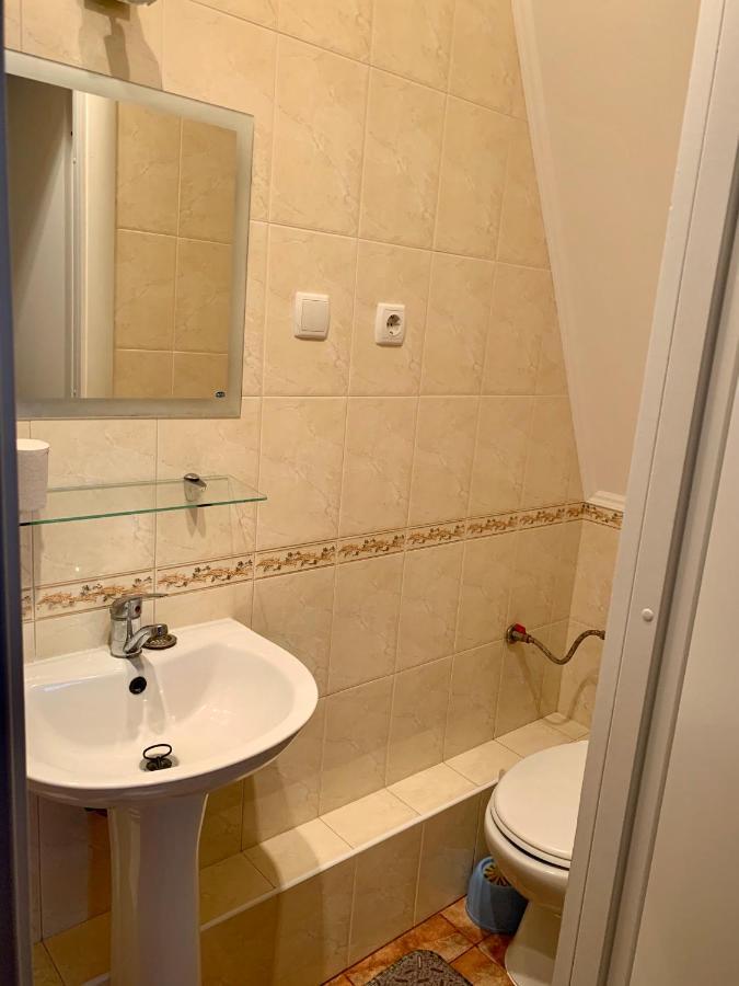 Комфортабельный Коттедж Bed and Breakfast Svityaz' Esterno foto