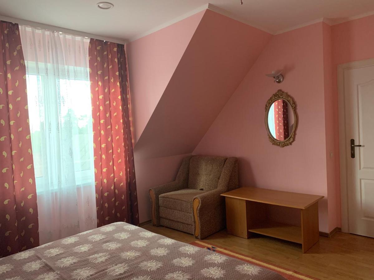 Комфортабельный Коттедж Bed and Breakfast Svityaz' Esterno foto