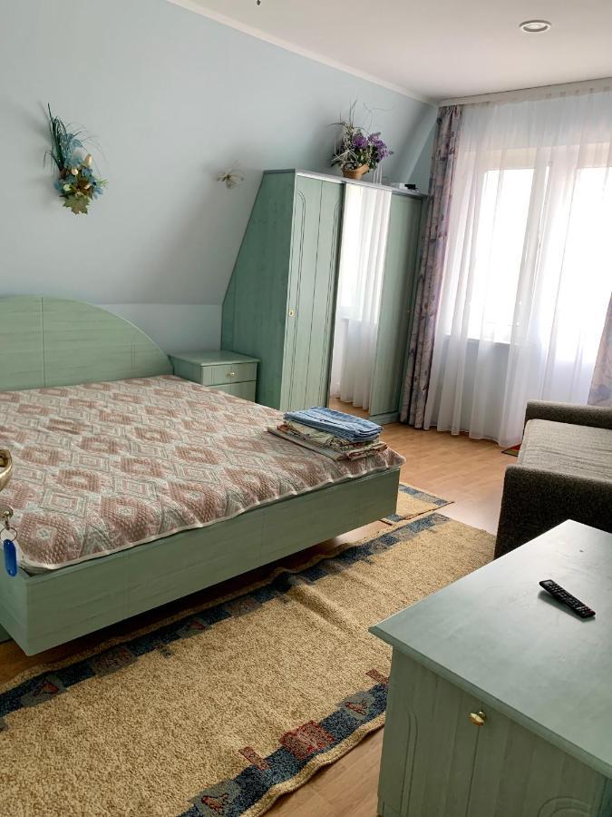 Комфортабельный Коттедж Bed and Breakfast Svityaz' Esterno foto
