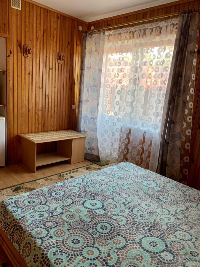 Комфортабельный Коттедж Bed and Breakfast Svityaz' Esterno foto