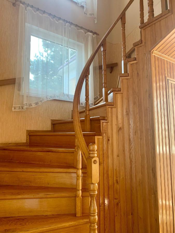 Комфортабельный Коттедж Bed and Breakfast Svityaz' Esterno foto
